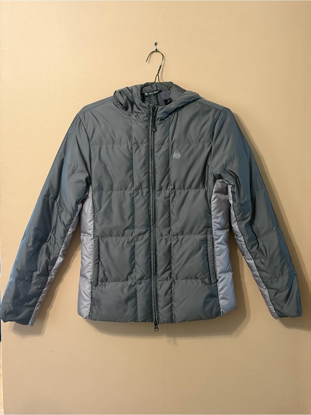 Women's Gray Hooded Insulated Jacket - Lightweight Warmth